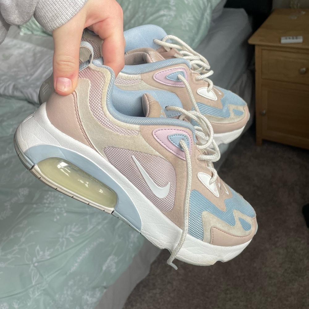 Nike Air Max 200 “Barely Rose”